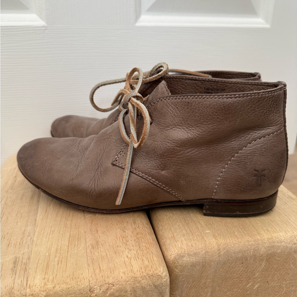 Frye | Jillian Chukka Booties | Grey | Size 7.5